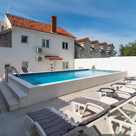 Zeljko - Private Pool *